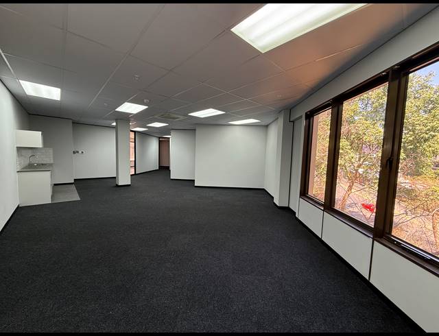 145M² OFFICE TO LET IN PARKTOWN